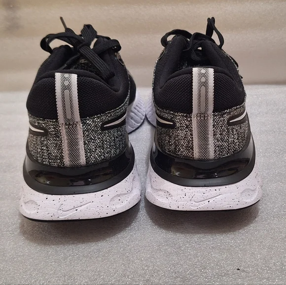 Nike React Infinity Run2 - Picture 3 of 6